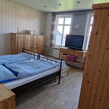 Grosses 2- 6 Personen 16 Km Zur Nordsee 24 Km Buesum 45km St Peter Ording Nordhastedt